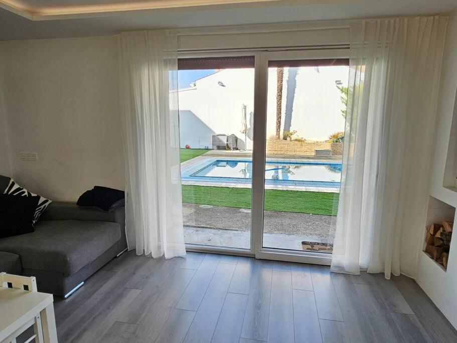 Descanso Urbano Pamplona Mutilva Alta Exterior foto